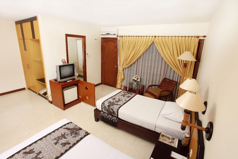 Hotel Baron Indah Solo Extérieur photo
